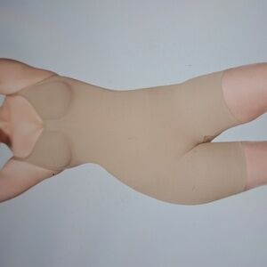 SMALL   SKIMS SEAMLESS SCULPT MID THIGH BODYSUIT